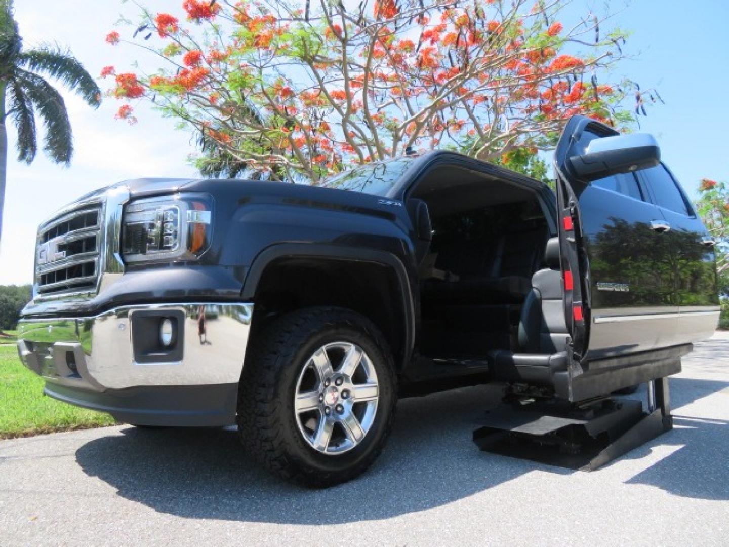 2014 /Black GMC Sierra 1500 SLT Crew Cab 2WD (3GTP1VEC2EG) with an 5.3L V8 OHV 16V engine, 6-Speed Automatic transmission, located at 4301 Oak Circle #19, Boca Raton, FL, 33431, (954) 561-2499, 26.388861, -80.084038 - Photo#0